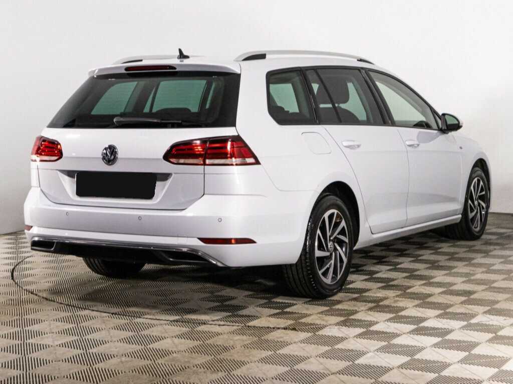 Volkswagen Golf с пробегом — 2018 год. Фото: #4