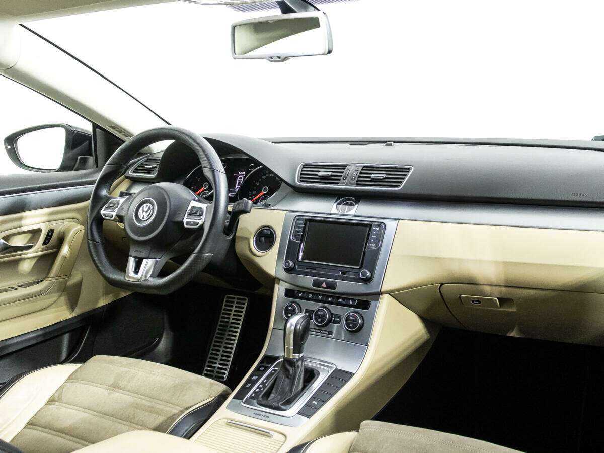 Volkswagen Passat CC с пробегом — 2012 год. Фото: #8