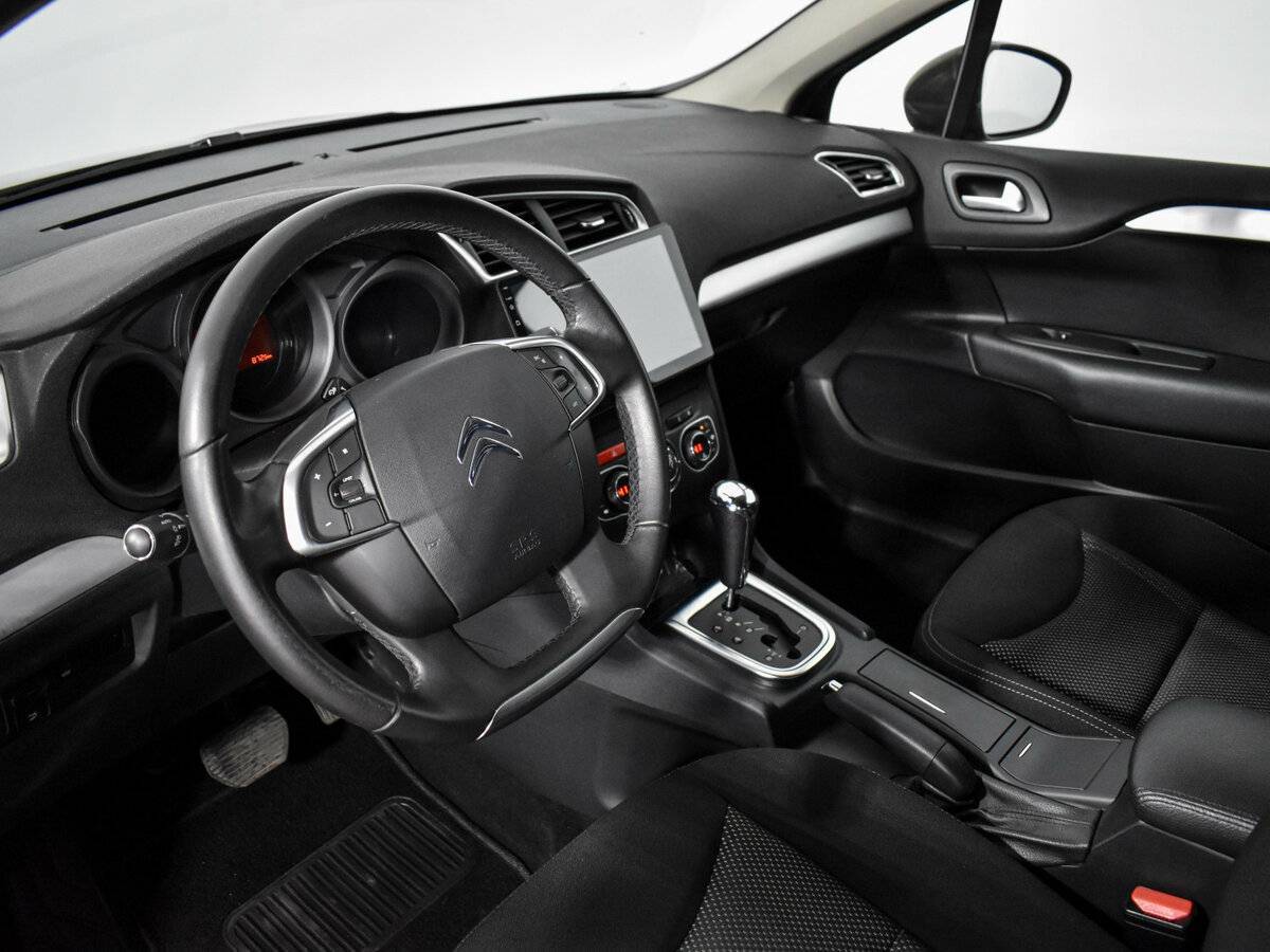 Citroen C4 с пробегом — 2015 год. Фото: #8