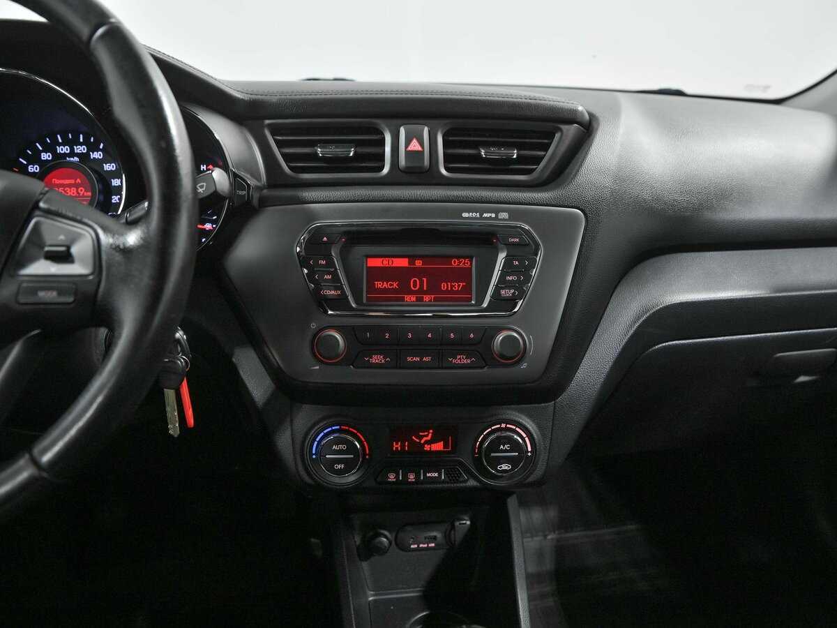 Kia Rio с пробегом — 2012 год. Фото: #7