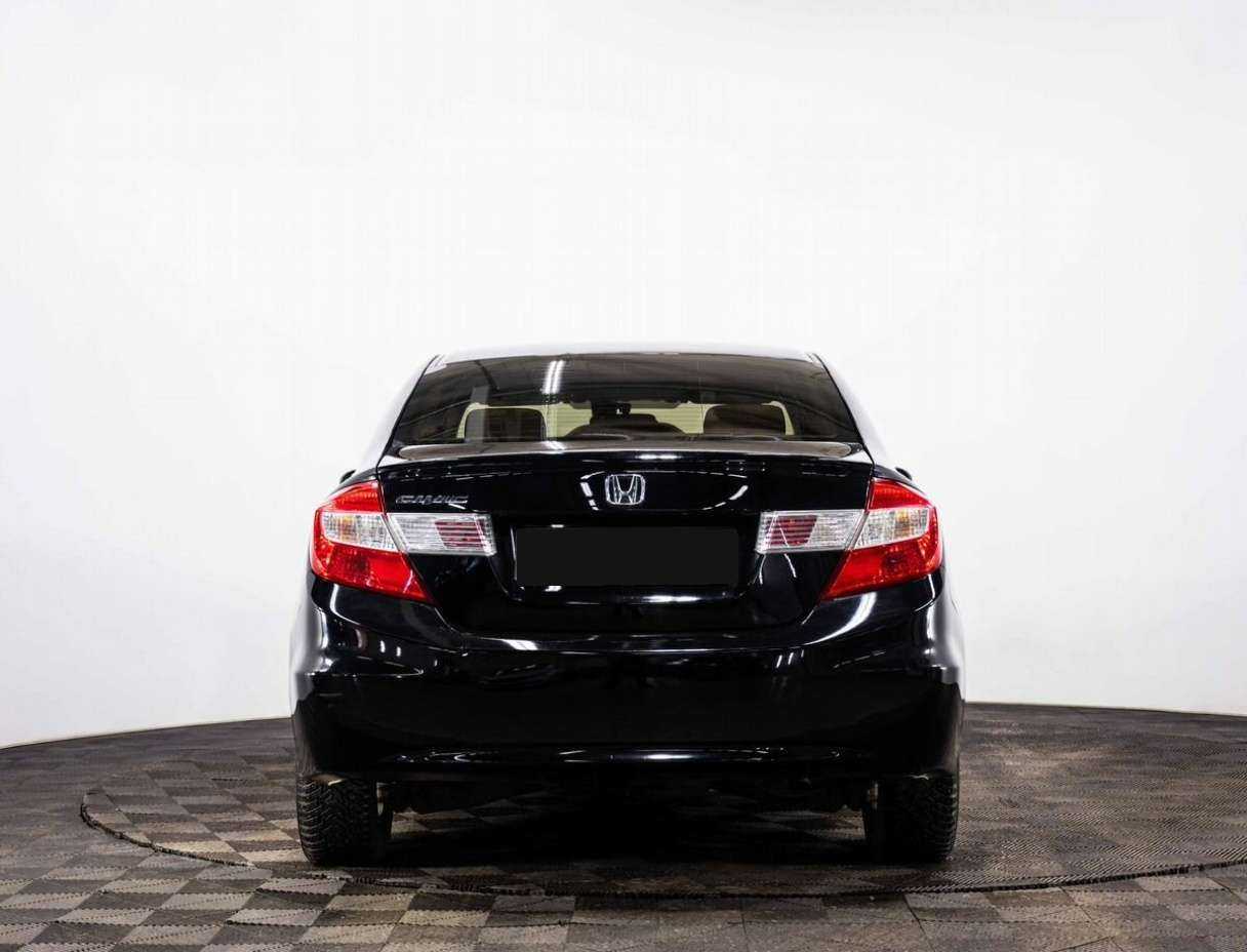 Honda Civic с пробегом — 2012 год. Фото: #4