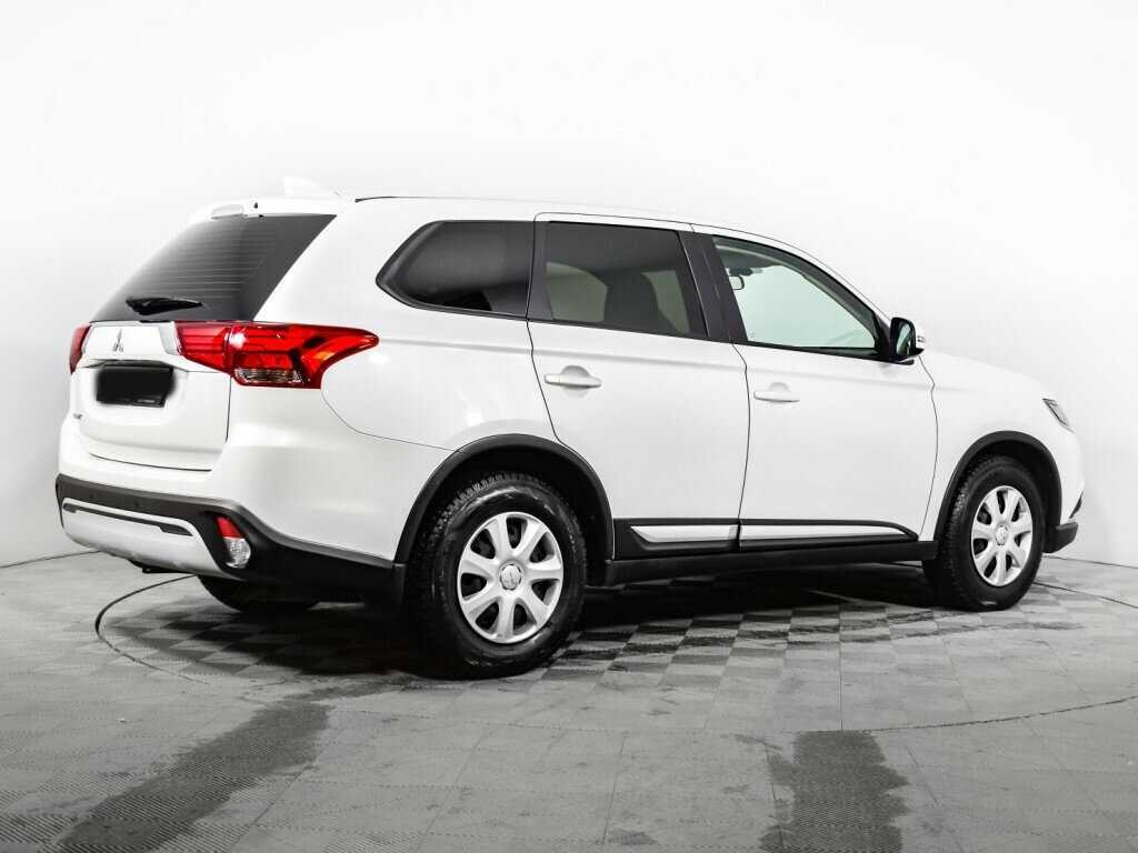 Mitsubishi Outlander с пробегом — 2020 год. Фото: #4