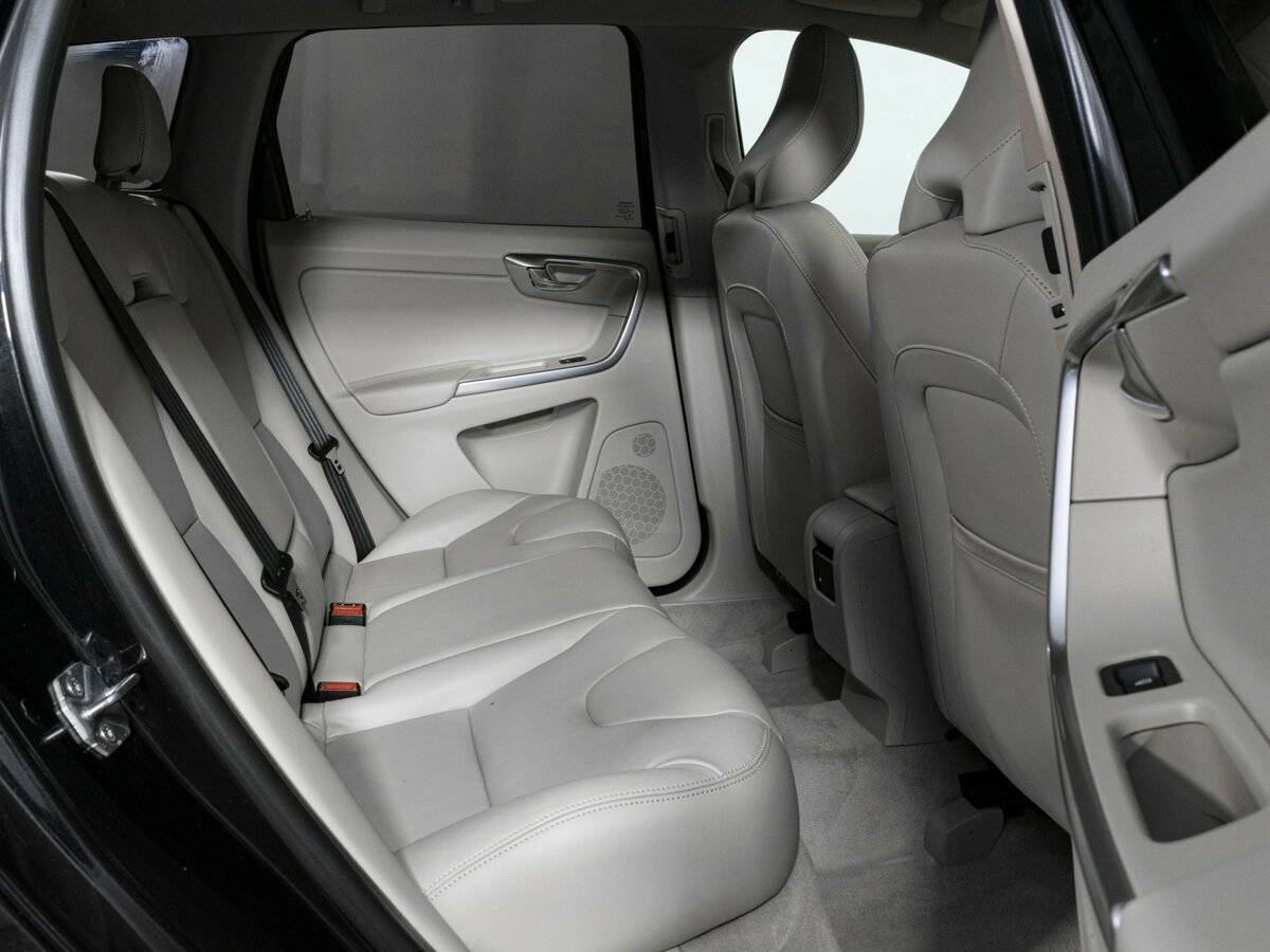 Volvo XC60 с пробегом — 2016 год. Фото: #9
