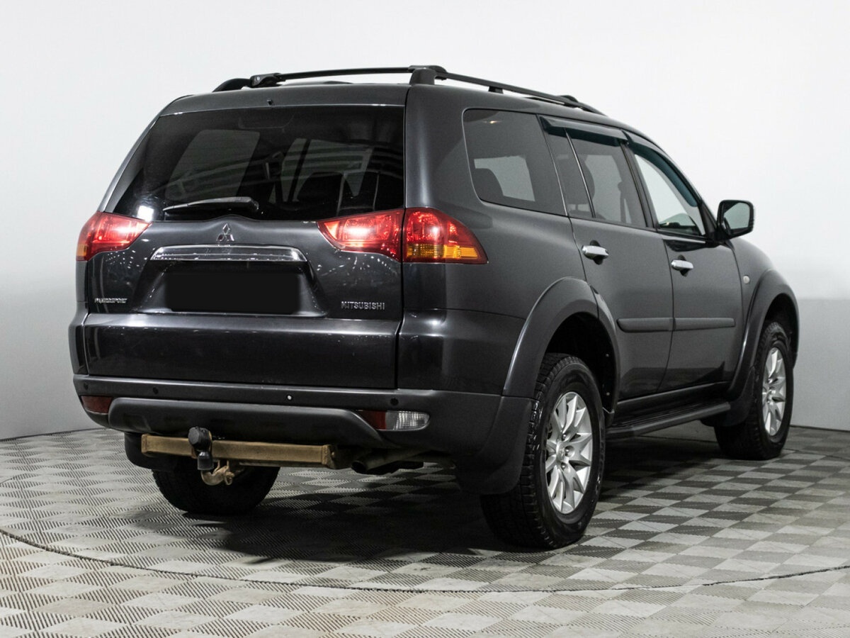 Mitsubishi Pajero Sport с пробегом — 2013 год. Фото: #3