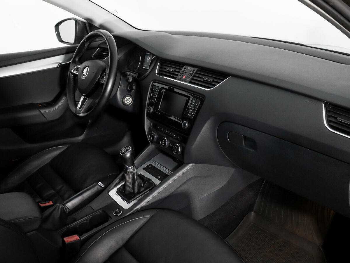 Skoda Octavia с пробегом — 2013 год. Фото: #10