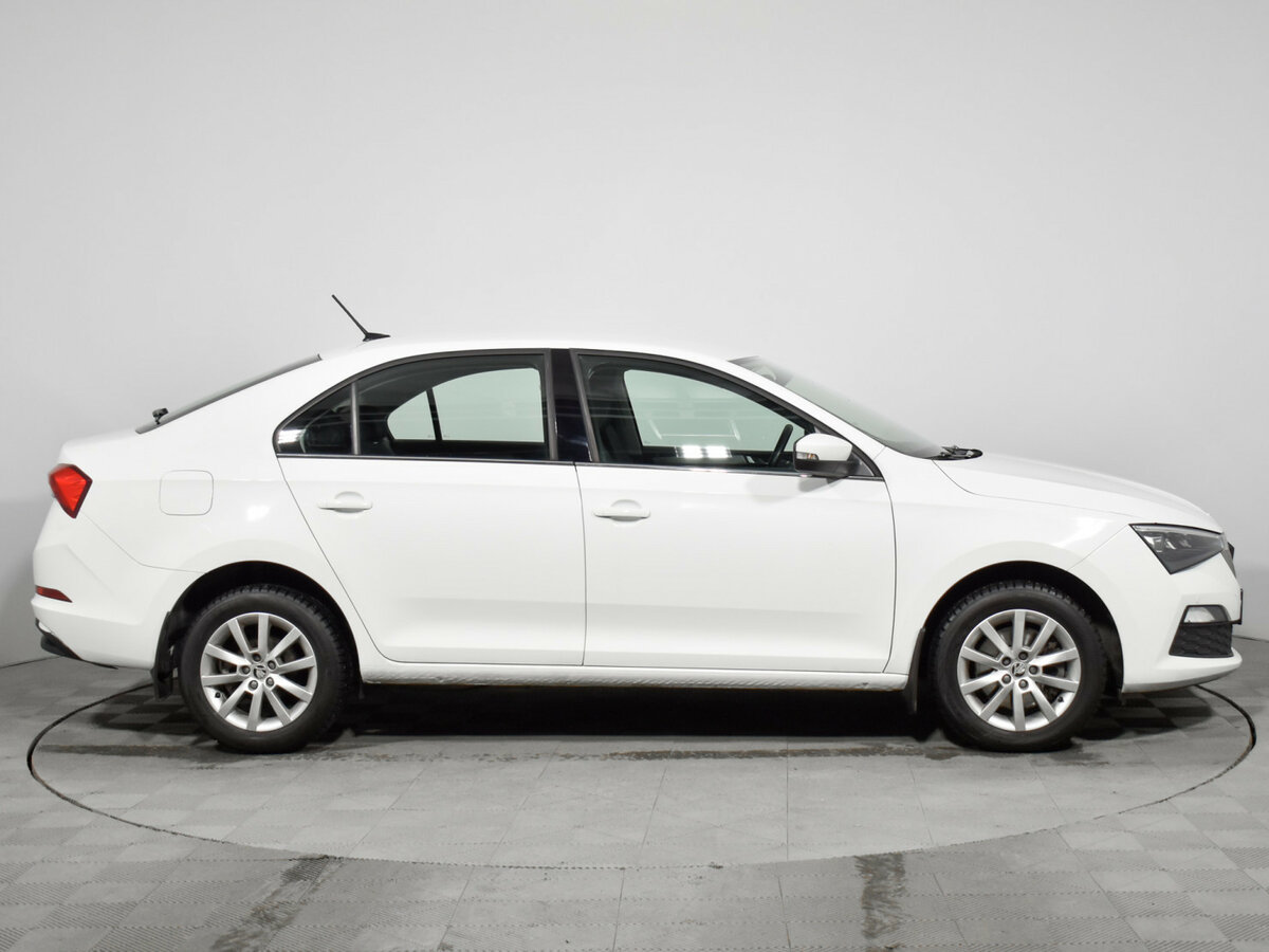 Skoda Rapid с пробегом — 2022 год. Фото: #3
