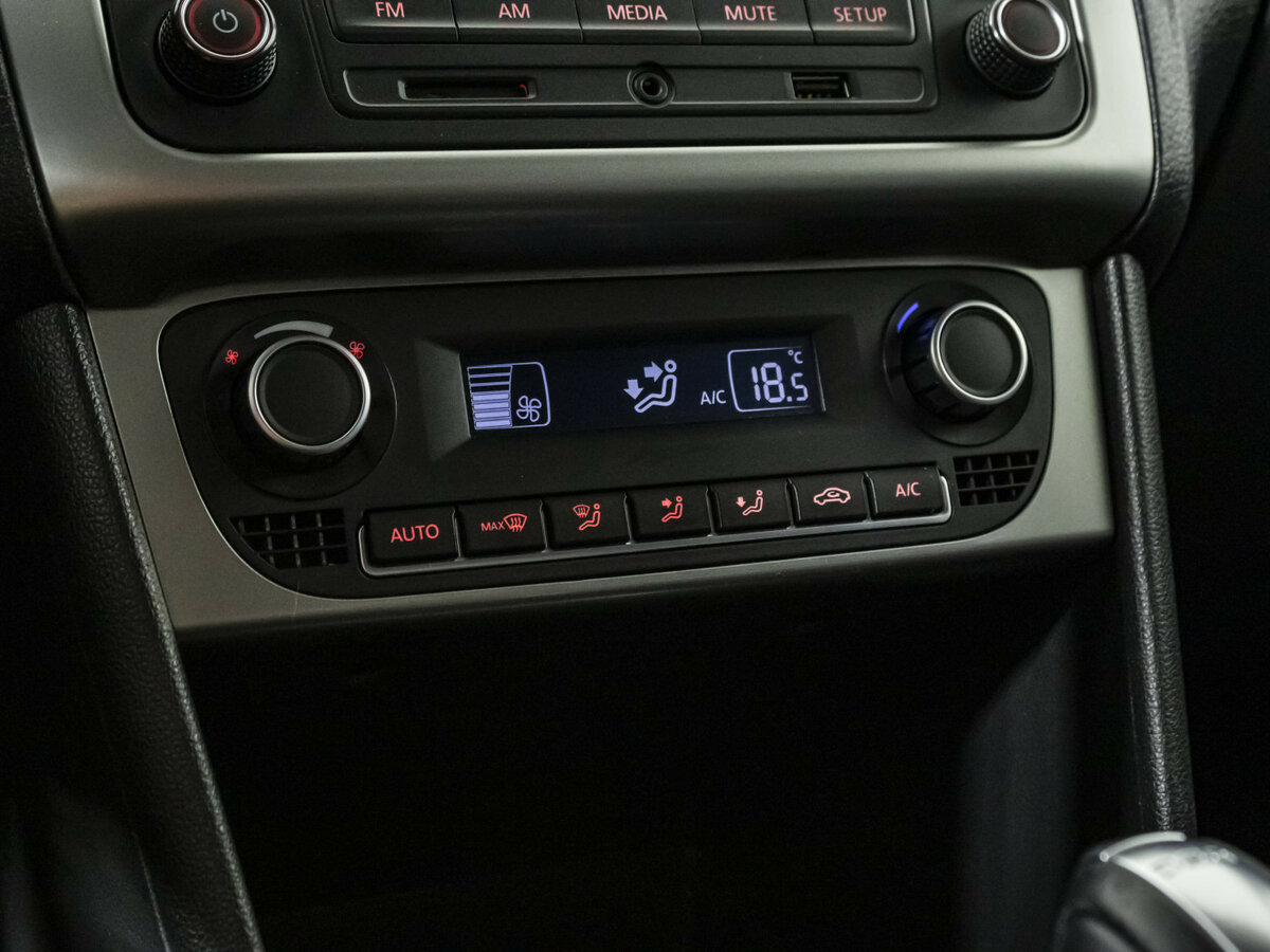 Volkswagen Polo с пробегом — 2018 год. Фото: #12