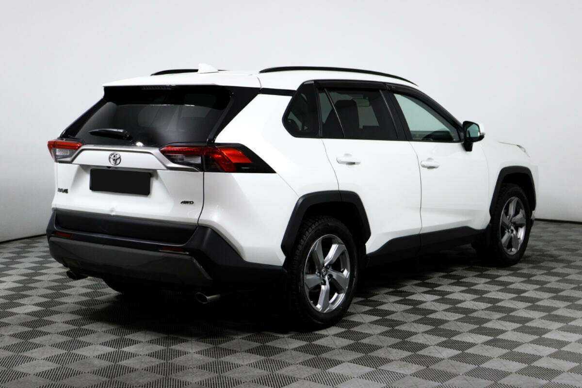 Toyota RAV4 с пробегом — 2020 год. Фото: #4