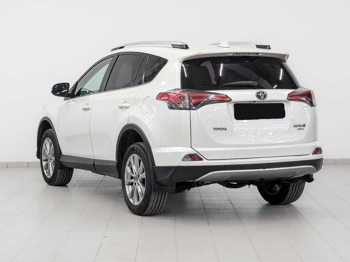 Toyota RAV4 с пробегом — 2017 год. Фото: #6