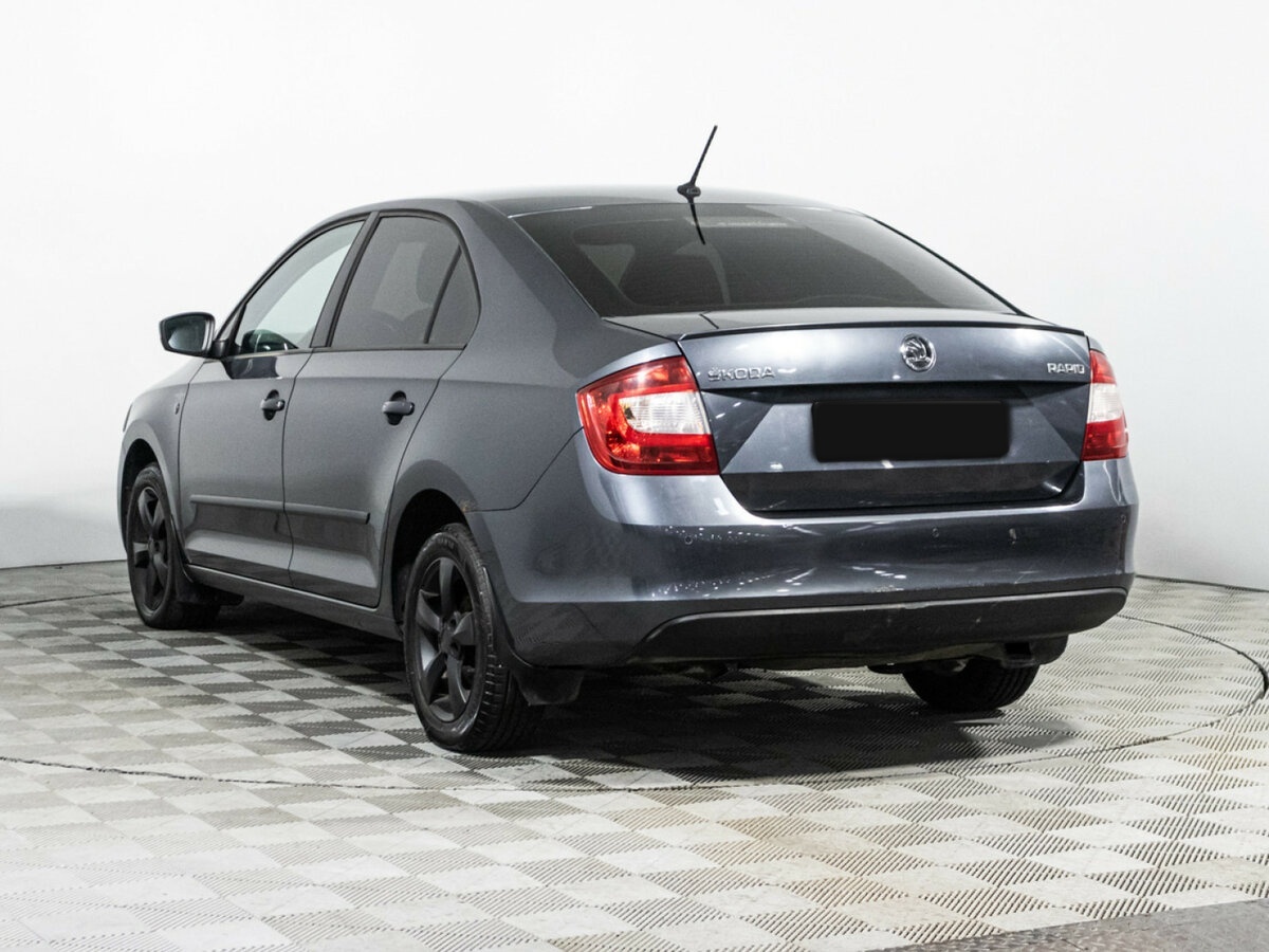 Skoda Rapid с пробегом — 2016 год. Фото: #6