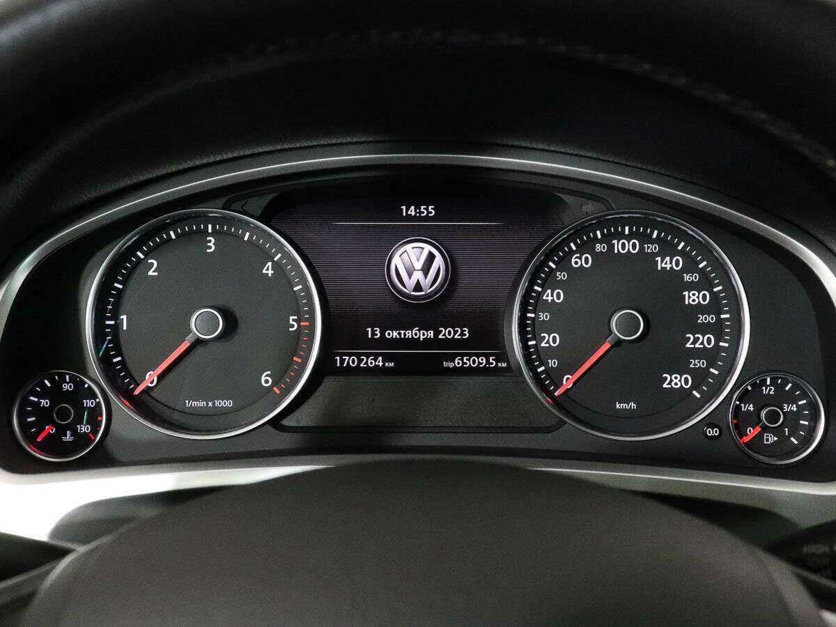 Volkswagen Touareg с пробегом — 2016 год. Фото: #7