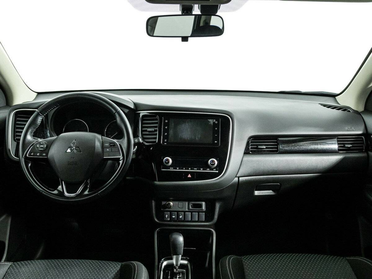 Mitsubishi Outlander с пробегом — 2021 год. Фото: #12