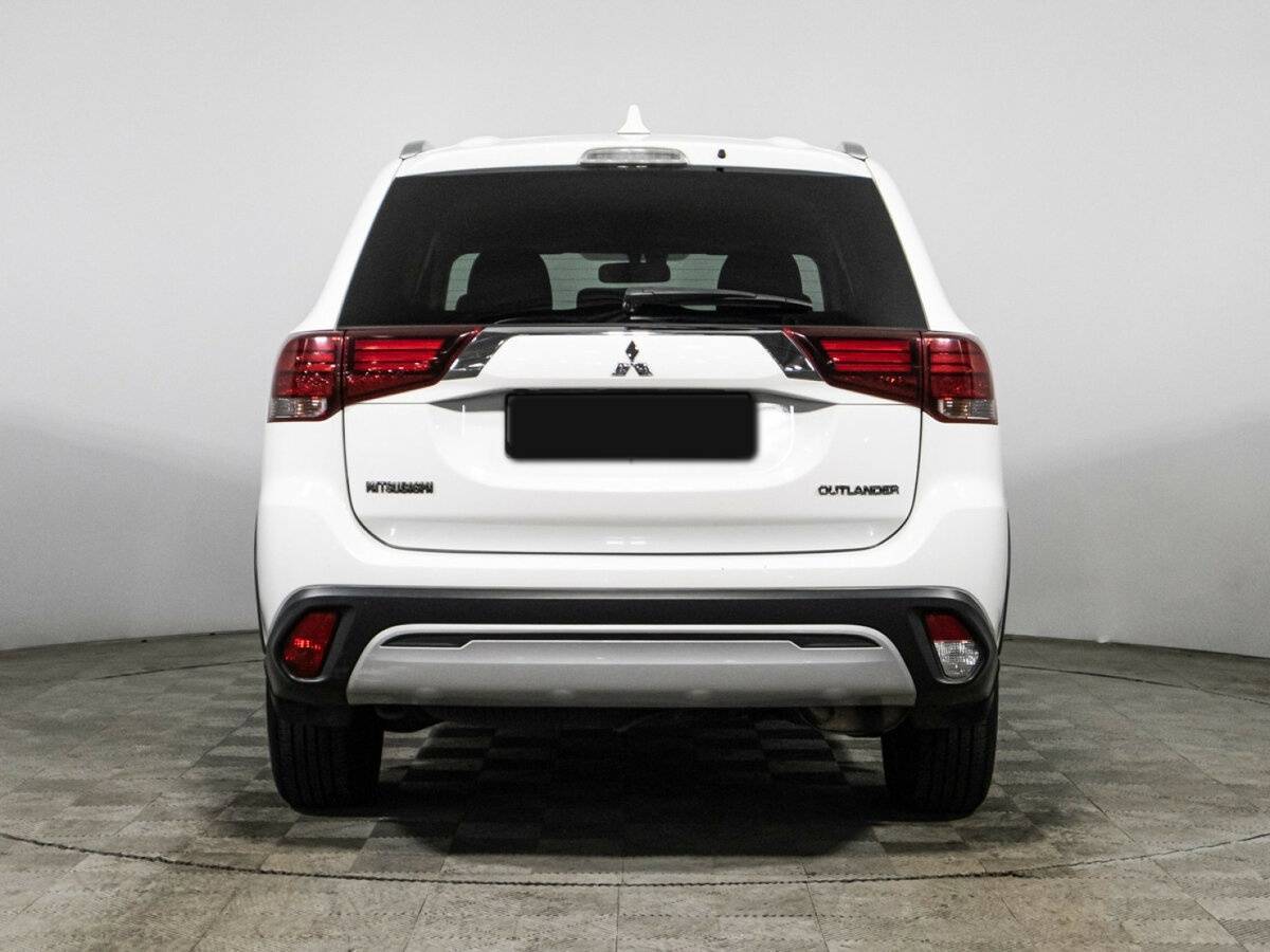 Mitsubishi Outlander с пробегом — 2018 год. Фото: #5