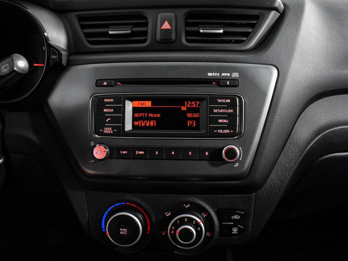 Kia Rio с пробегом — 2012 год. Фото: #14