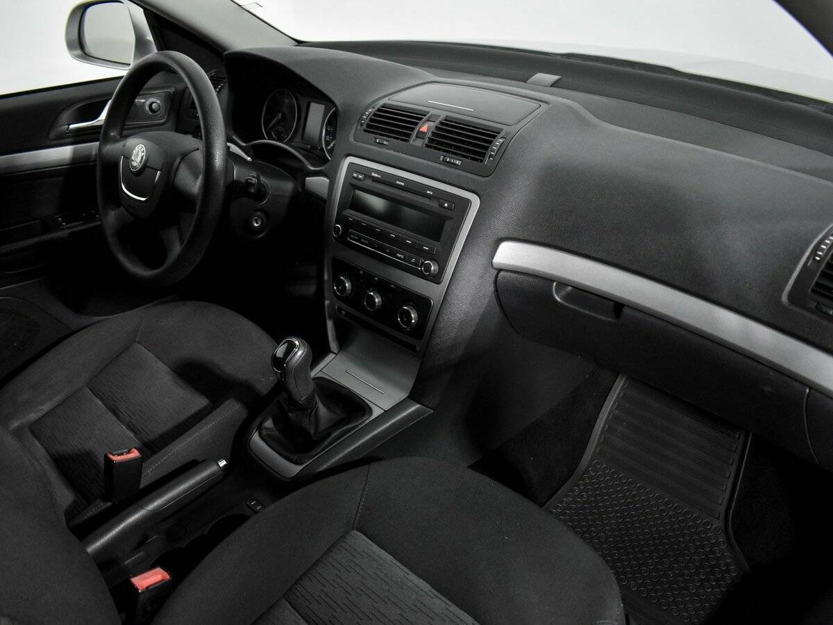 Skoda Octavia с пробегом — 2013 год. Фото: #12
