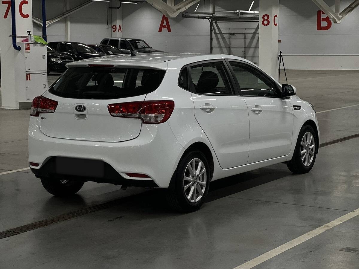 Kia Rio с пробегом — 2015 год. Фото: #4