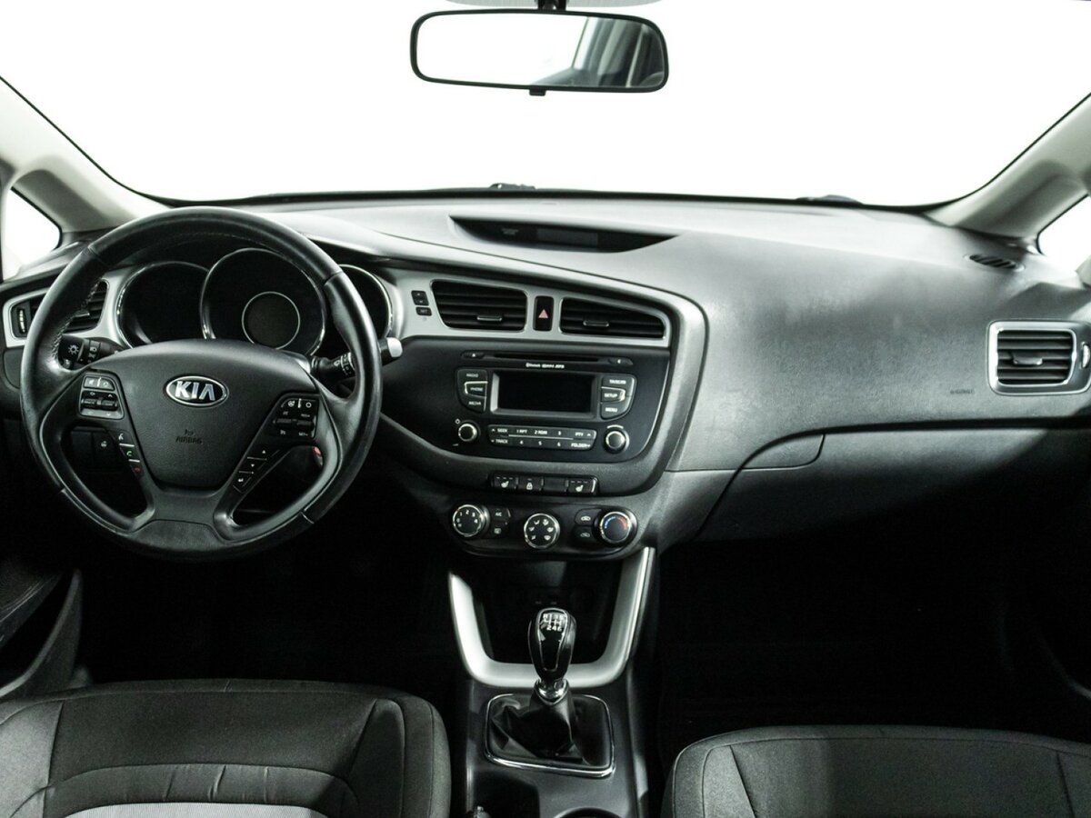 Kia Ceed с пробегом — 2013 год. Фото: #12