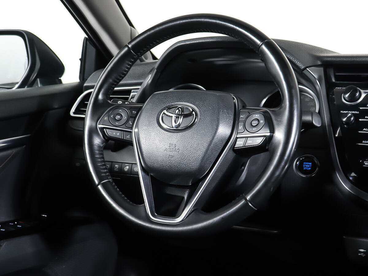 Toyota Camry с пробегом — 2020 год. Фото: #14