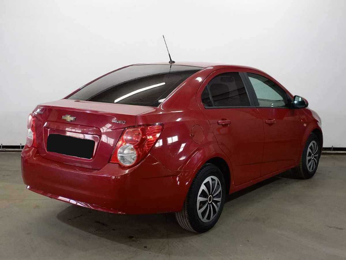 Chevrolet Aveo с пробегом — 2013 год. Фото: #4