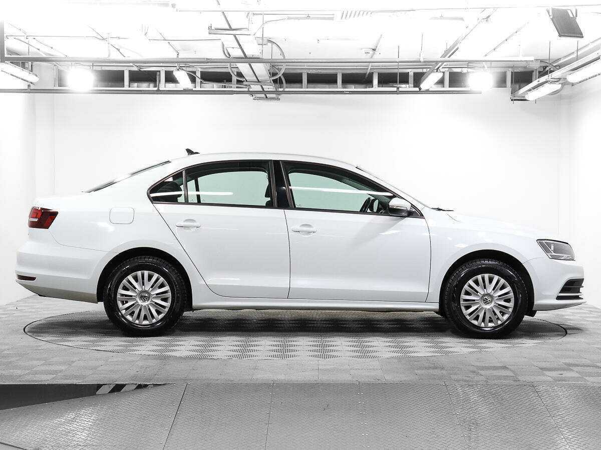 Volkswagen Jetta с пробегом — 2017 год. Фото: #3