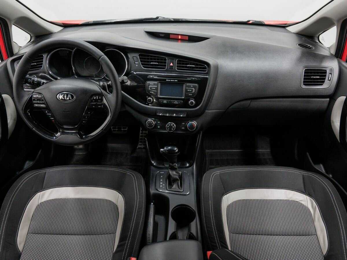 Kia Ceed с пробегом — 2014 год. Фото: #10
