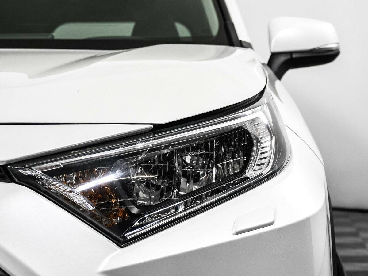 Toyota RAV4 с пробегом — 2021 год. Фото: #13