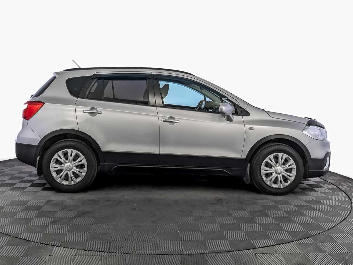 Suzuki SX4 с пробегом — 2018 год. Фото: #3