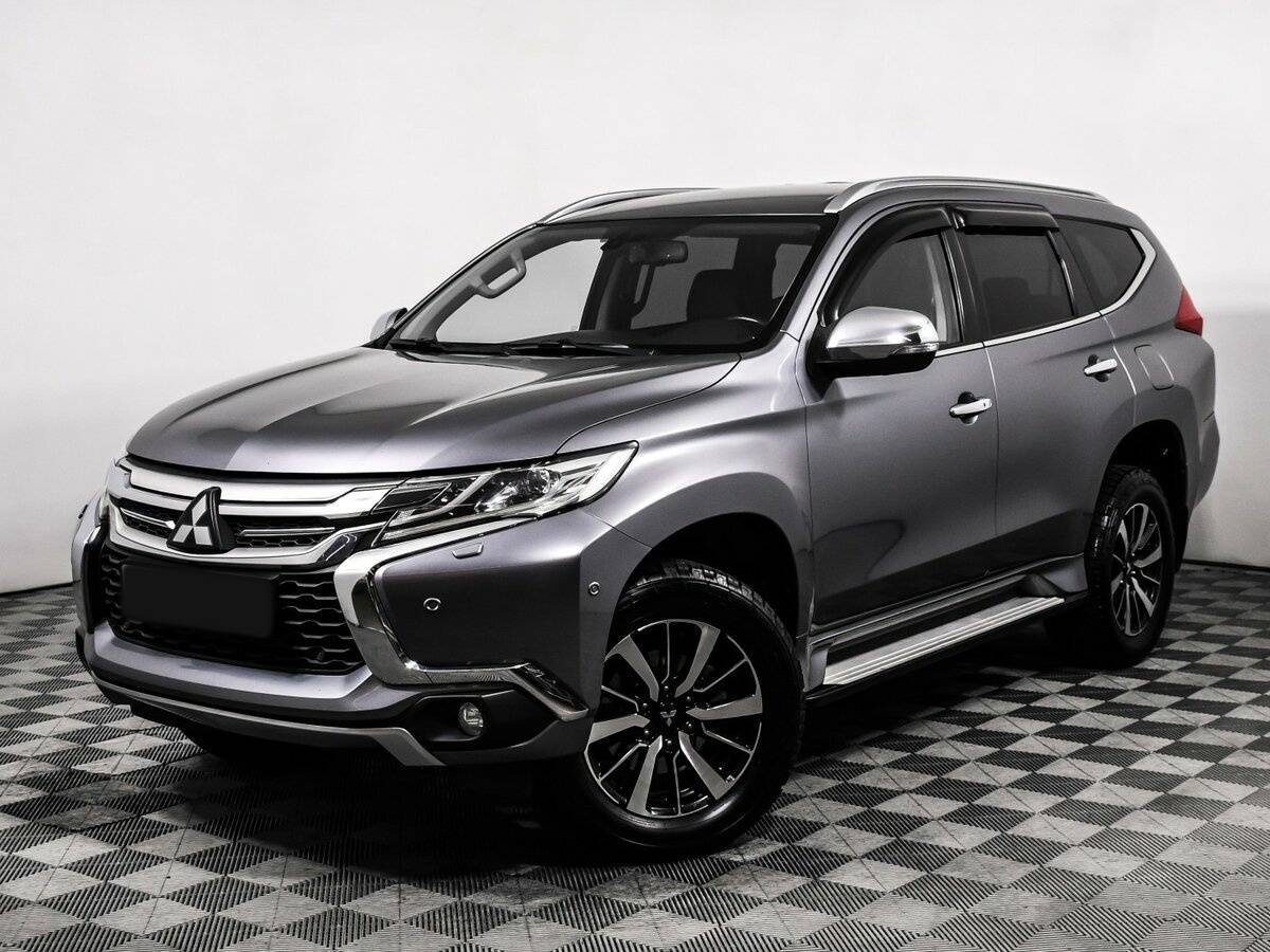 Mitsubishi Pajero Sport с пробегом — 2017 год. Фото: #0