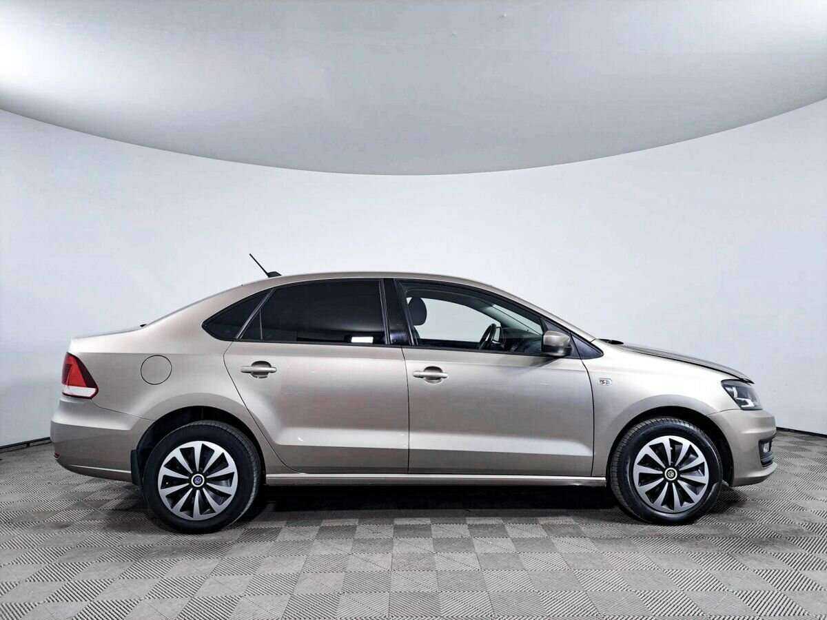 Volkswagen Polo с пробегом — 2018 год. Фото: #3
