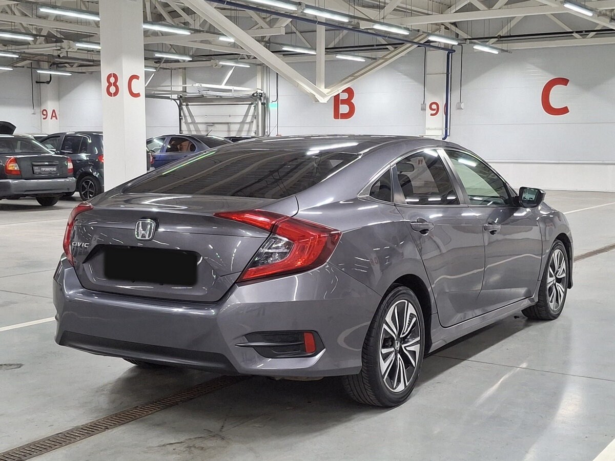 Honda Civic с пробегом — 2016 год. Фото: #4