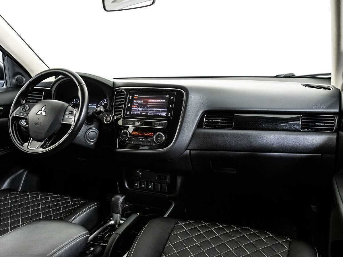 Mitsubishi Outlander с пробегом — 2020 год. Фото: #8