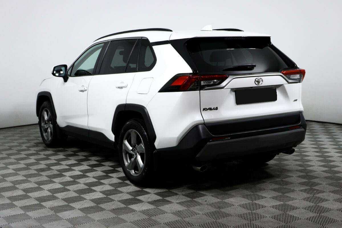 Toyota RAV4 с пробегом — 2020 год. Фото: #6
