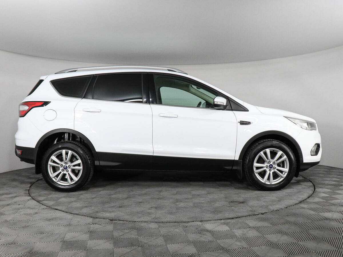 Ford Kuga с пробегом — 2018 год. Фото: #3