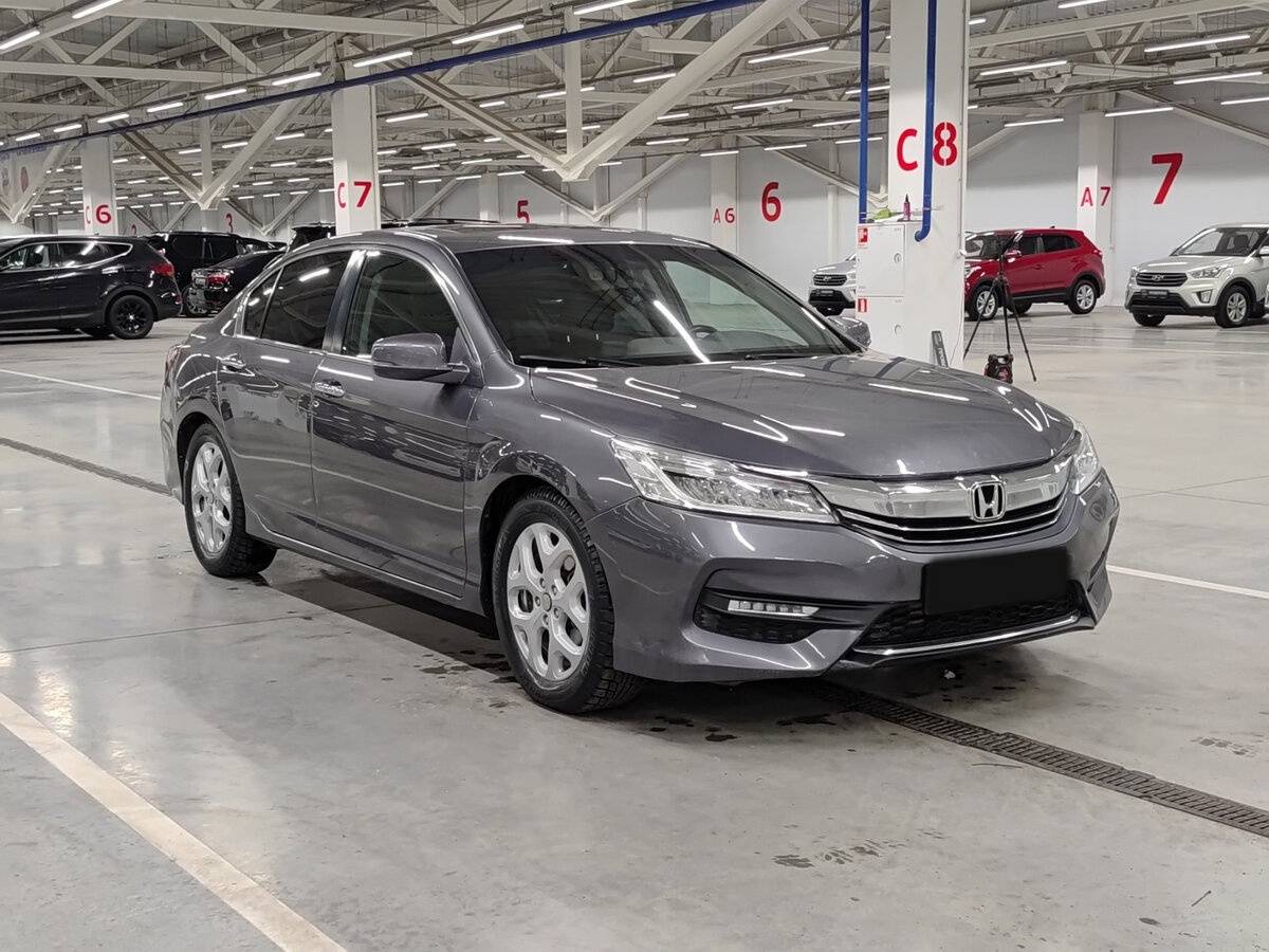 Honda Accord с пробегом — 2016 год. Фото: #2