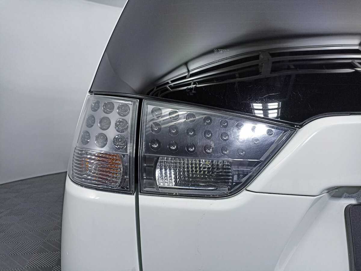 Mitsubishi Outlander с пробегом — 2012 год. Фото: #8