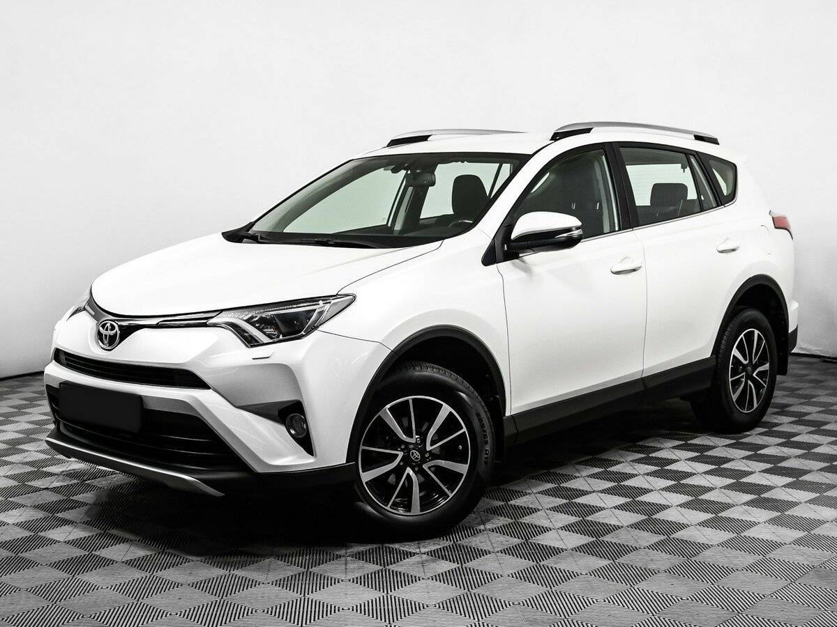 Toyota RAV4 с пробегом — 2017 год. Фото: #0