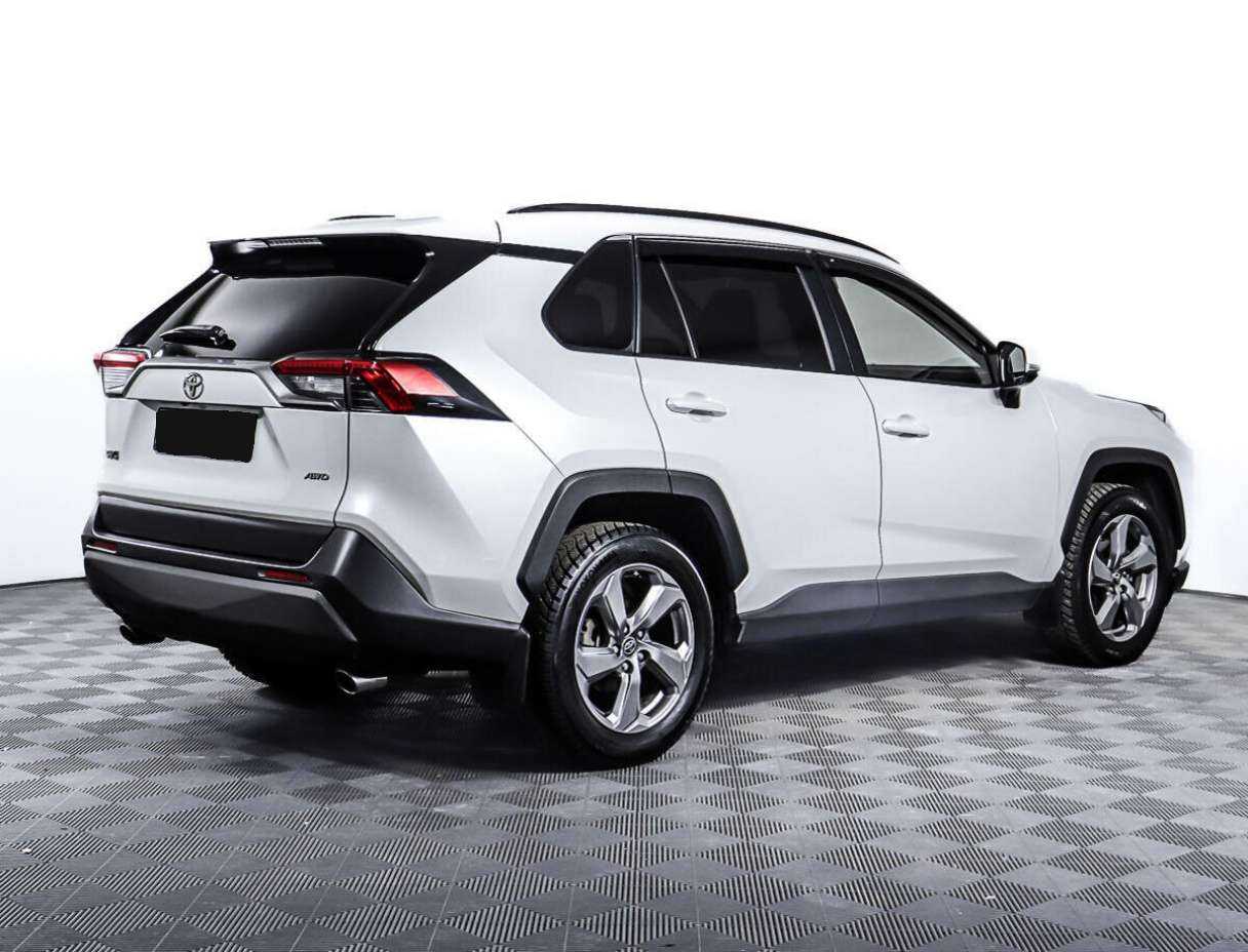 Toyota RAV4 с пробегом — 2020 год. Фото: #4