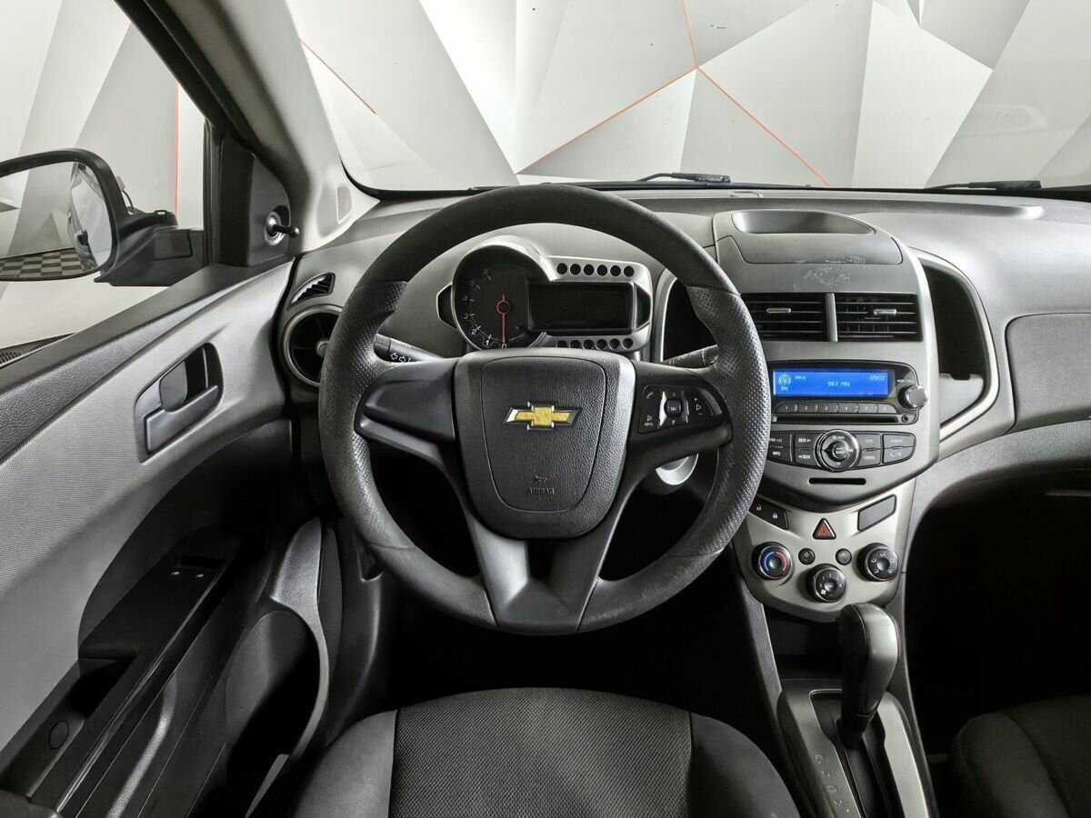 Chevrolet Aveo с пробегом — 2012 год. Фото: #14