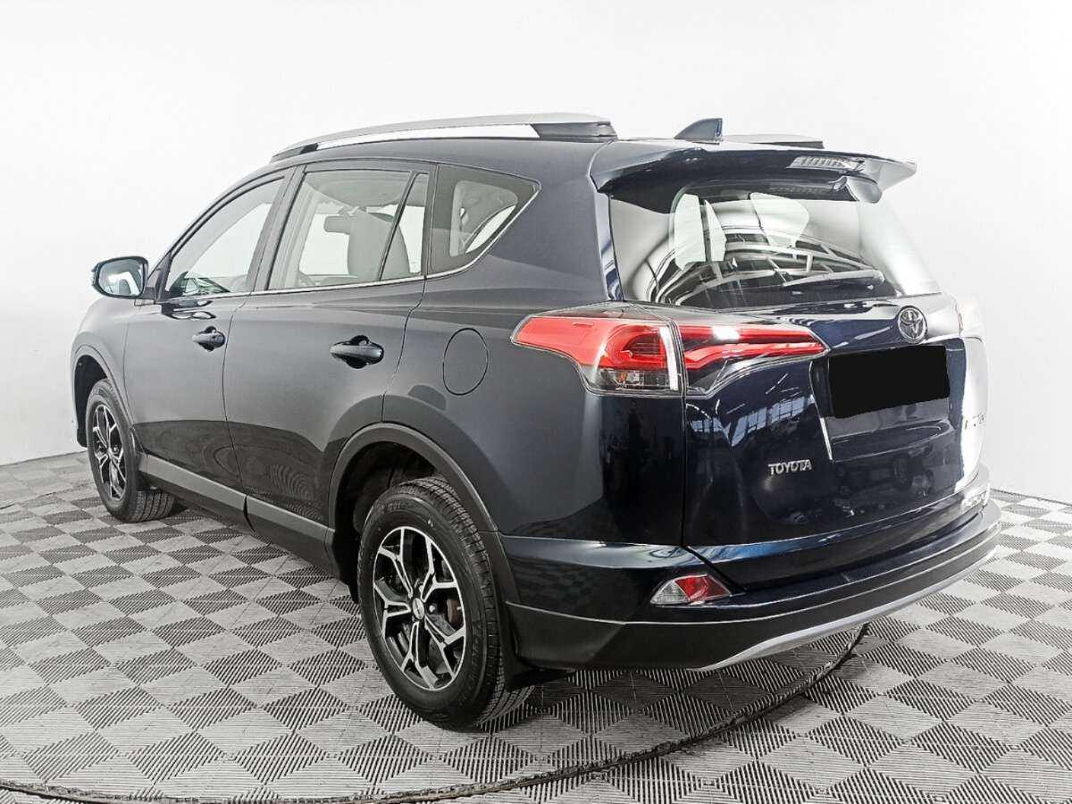 Toyota RAV4 с пробегом — 2018 год. Фото: #6