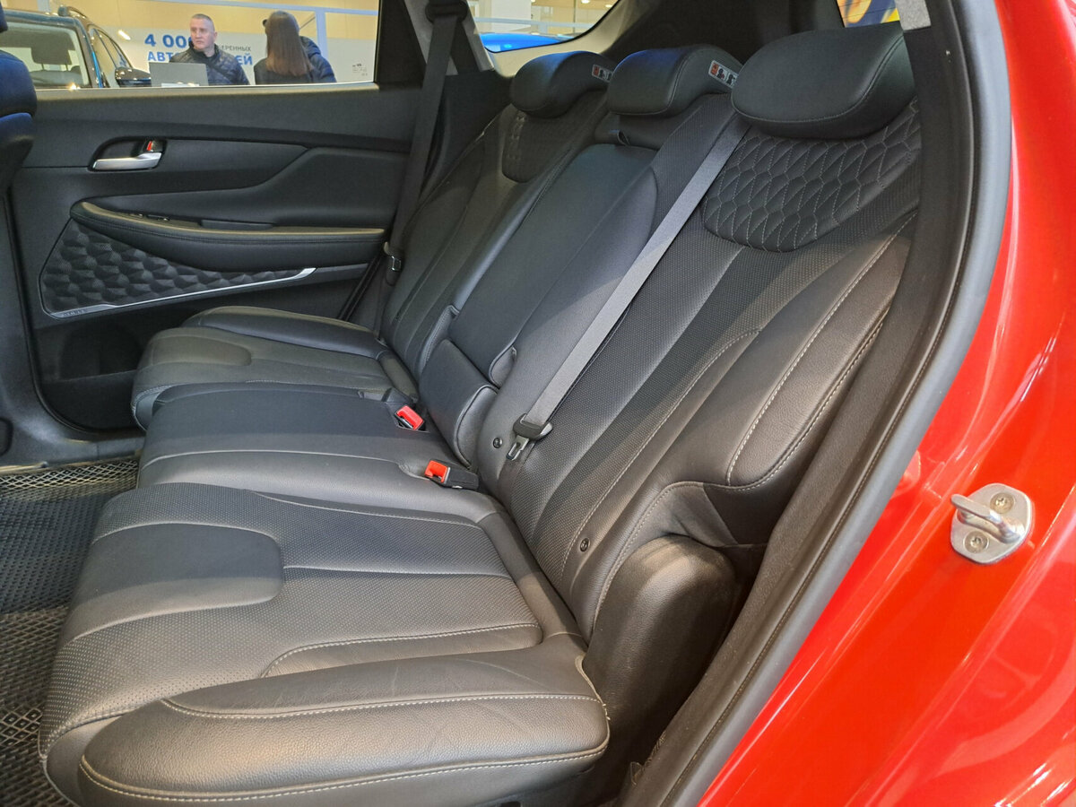 Hyundai Santa Fe с пробегом — 2019 год. Фото: #11