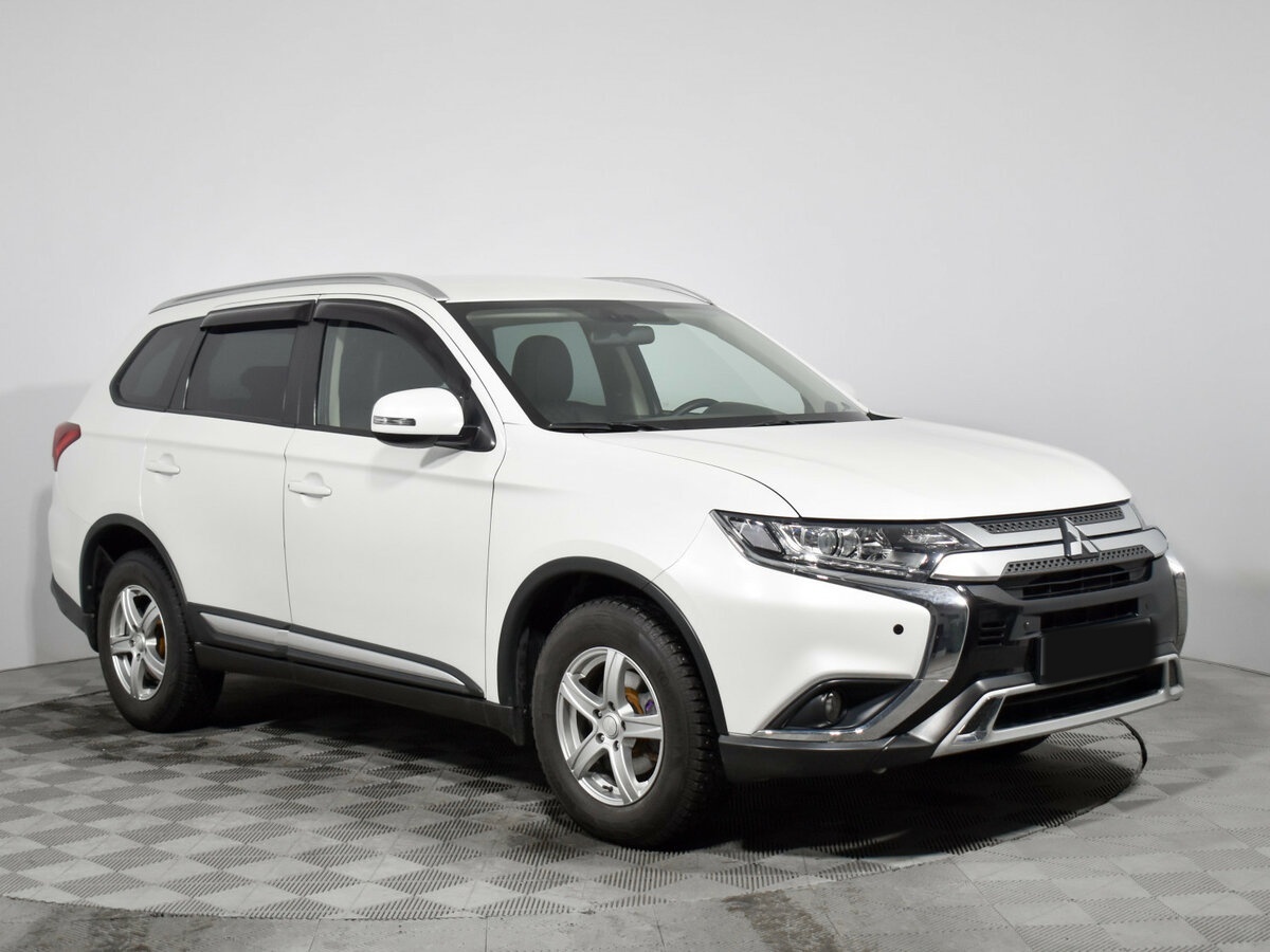 Mitsubishi Outlander с пробегом — 2019 год. Фото: #2