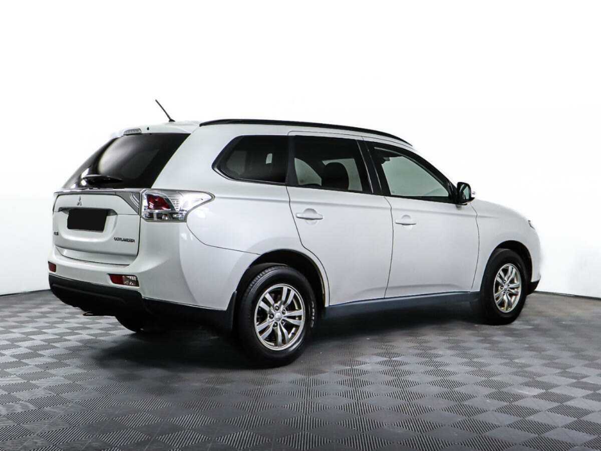 Mitsubishi Outlander с пробегом — 2013 год. Фото: #3