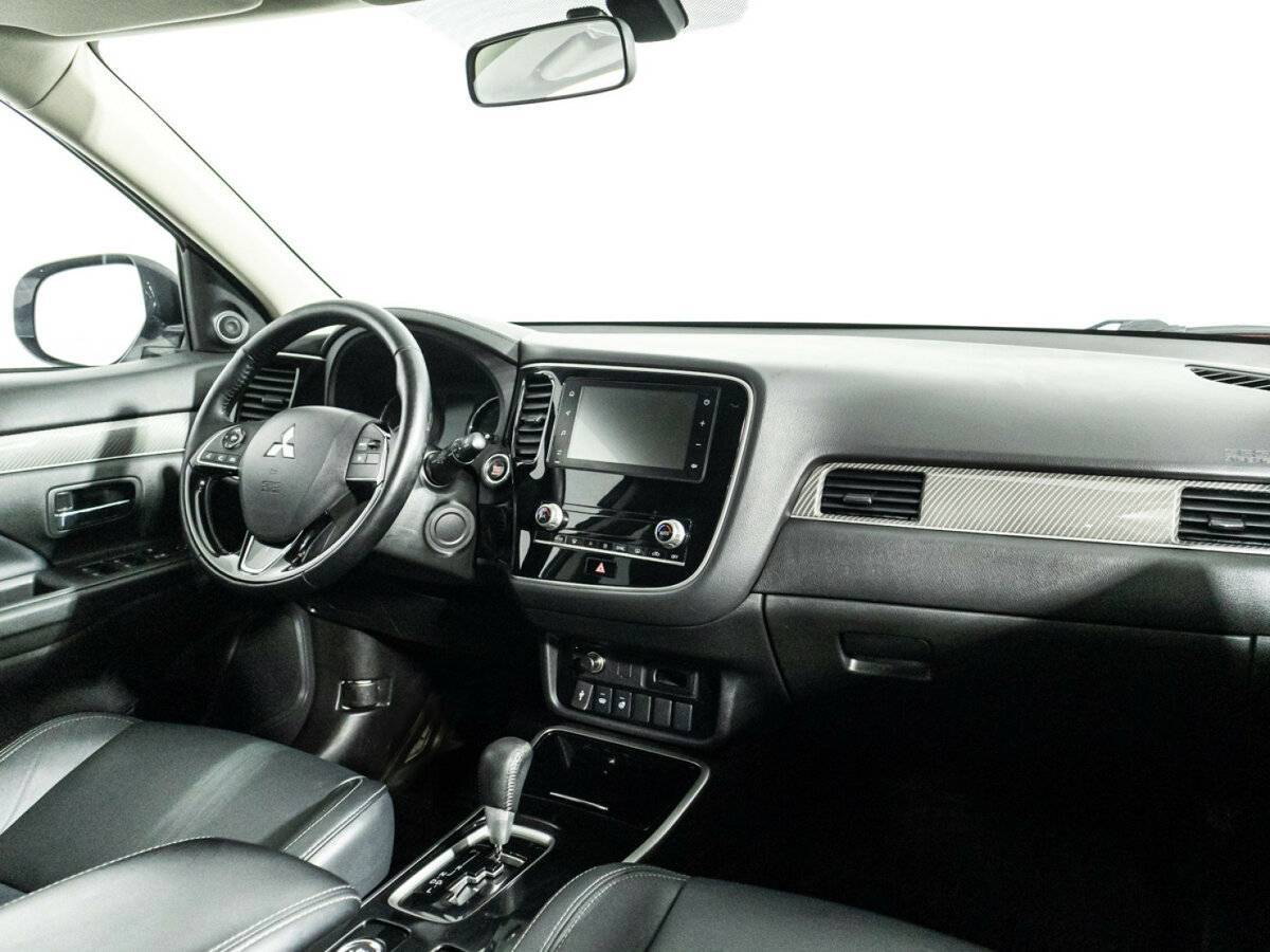 Mitsubishi Outlander с пробегом — 2020 год. Фото: #8