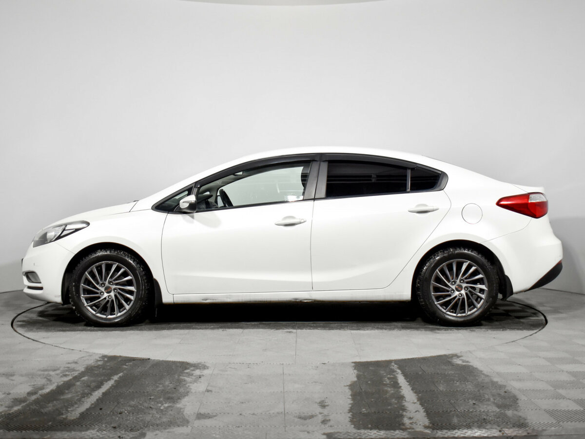 Kia Cerato с пробегом — 2015 год. Фото: #6
