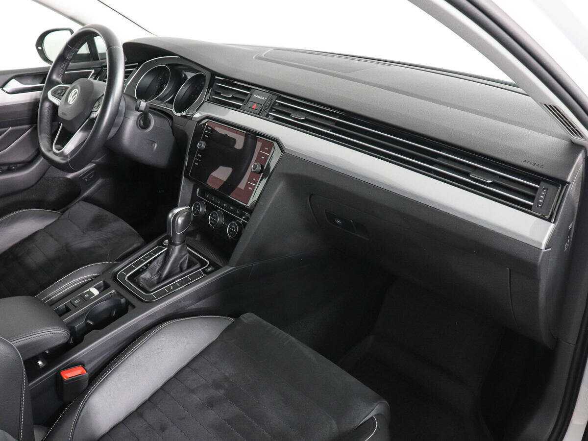 Volkswagen Passat с пробегом — 2020 год. Фото: #9