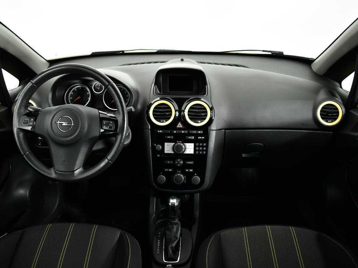 Opel Corsa с пробегом — 2012 год. Фото: #11