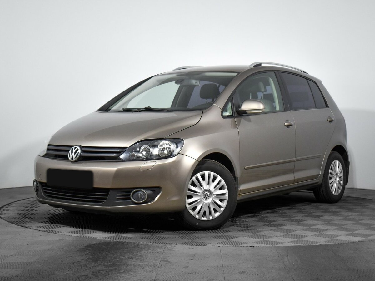 Volkswagen Golf Plus с пробегом — 2012 год. Фото: #0