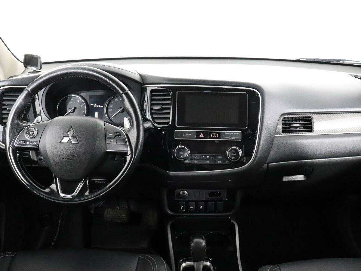 Mitsubishi Outlander с пробегом — 2019 год. Фото: #10