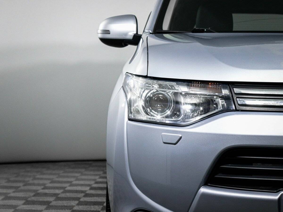 Mitsubishi Outlander с пробегом — 2012 год. Фото: #14