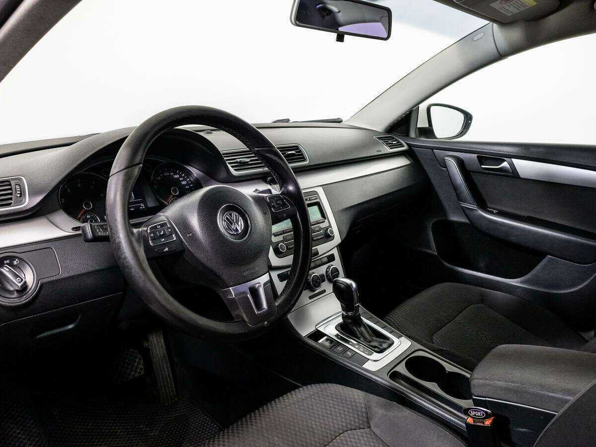 Volkswagen Passat с пробегом — 2012 год. Фото: #10